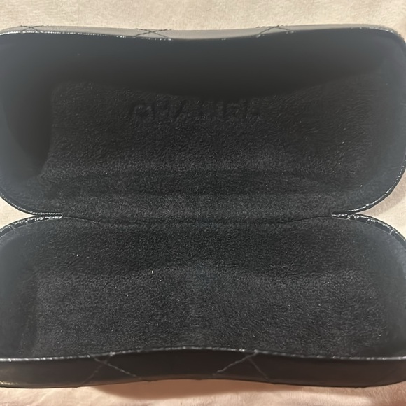 CHANEL Tortoise Shell Sunglasses with Case - Picture 8 of 12